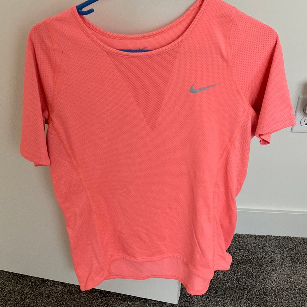 Short sleeve Nike workout shirt